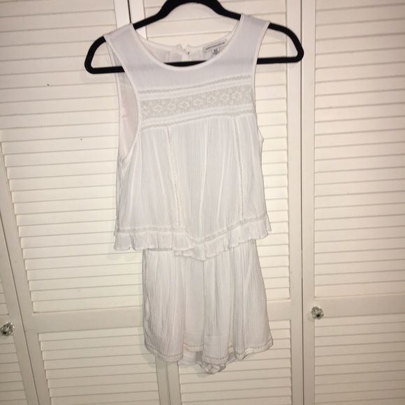 Backless Romper - Picture 2 of 4